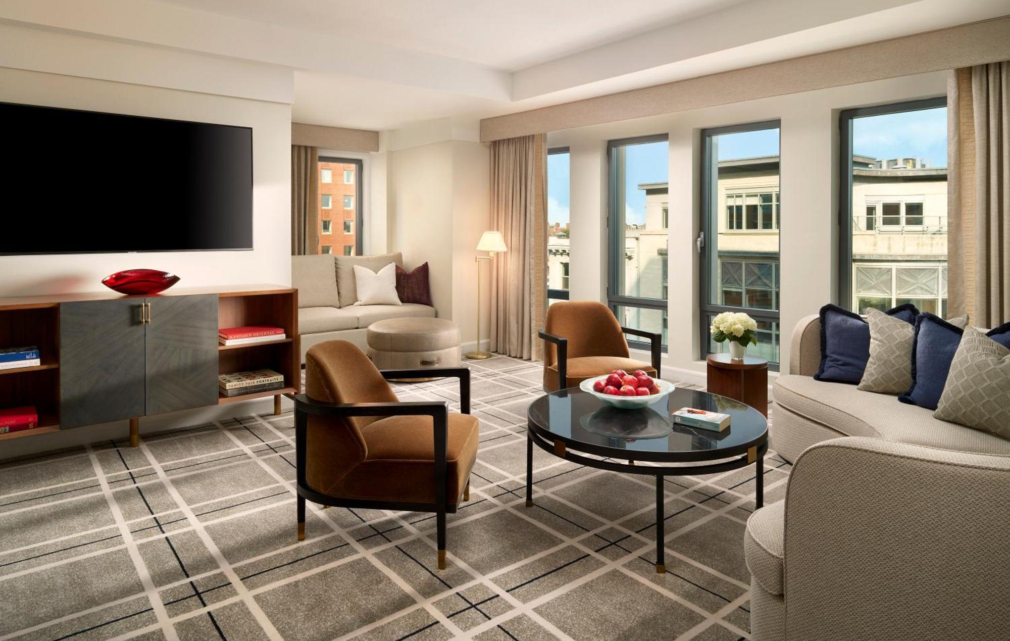 Suite King Angolare sul Retro della Baia